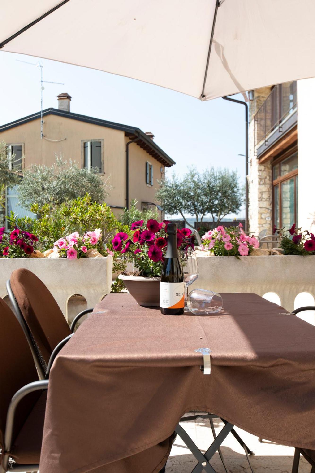 Corte Dei Soavi Suites - Apartments Soave  Extérieur photo