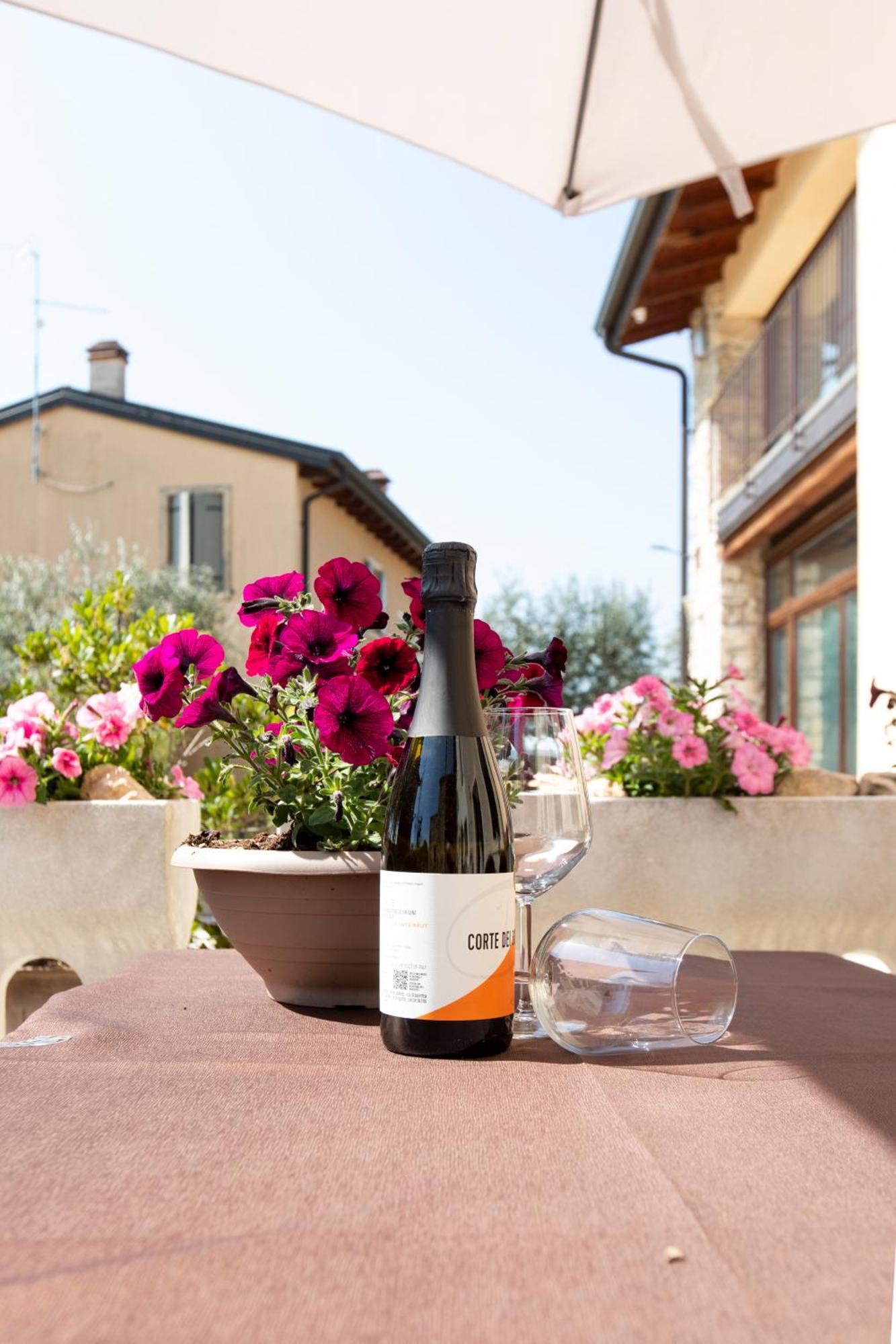 Corte Dei Soavi Suites - Apartments Soave  Extérieur photo